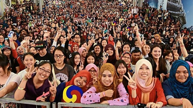 Idolaku Artis, Selebgram dan Vlogger, Boleh Nggak Sih?