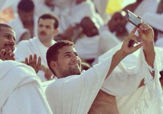 Deretan Fatwa Foto Selfie di Depan Kabah, Haram atau Tidak?