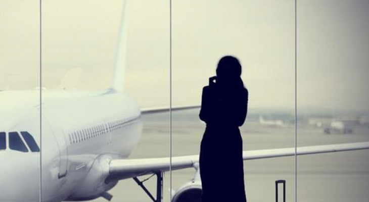 Apakah Perempuan Boleh Bepergian Sendirian?