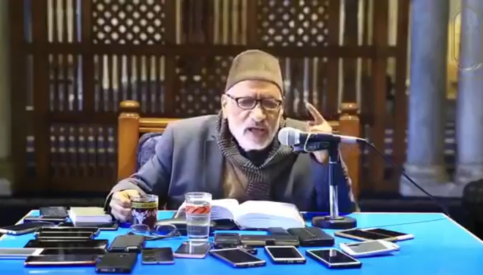 Kisah Kesederhanaan Guru Besar Al-Azhar yang Masih Naik Angkot