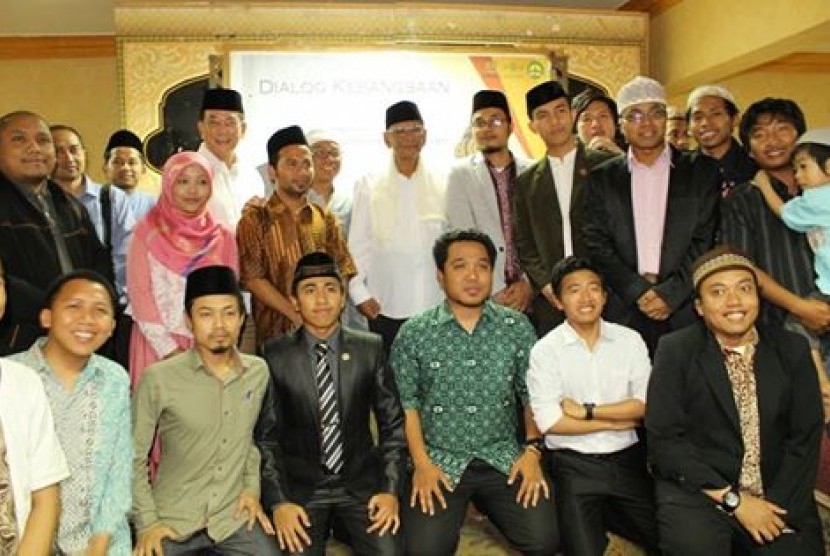 Model Mahasiswa dan Alumni Luar Negeri, Banyak Juga yang Nggak Manfaat!