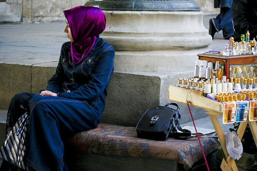 Mufti Mesir: Memakai Parfum Bagi Wanita Termasuk Perintah Agama