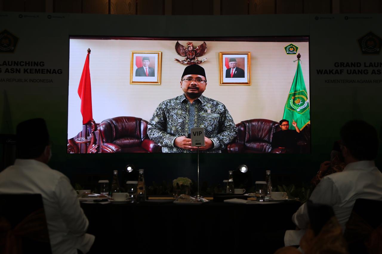Menag Gus Yaqut Luncurkan Gerakan Wakaf Uang bagi ASN