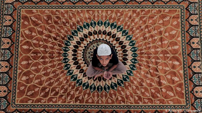 Dialog Puitis Rabi’ah Adawiyah dan Hasan Bashri tentang Guru Sejati