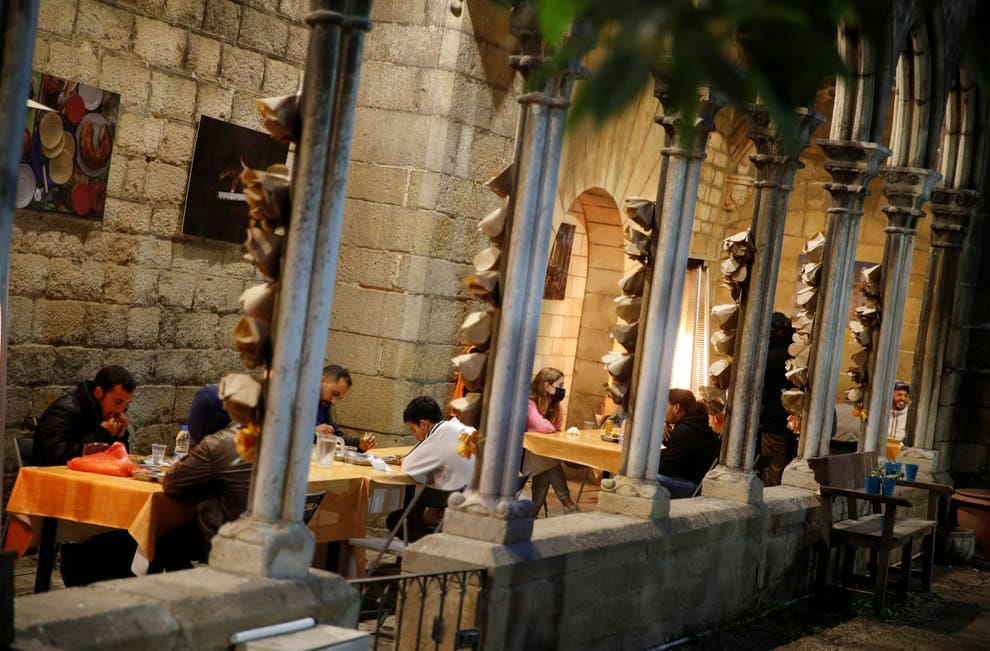 Gereja di Barcelona Tawarkan Serambi Buka Puasa bagi Tunawisma Muslim