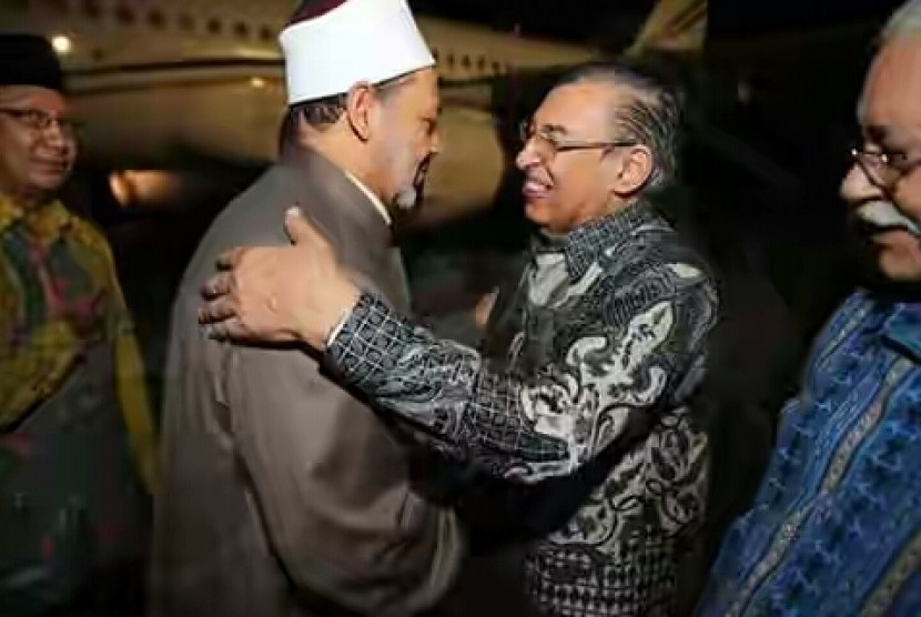 Kisah Para Ulama Menghormati Kepakaran Satu Sama Lain