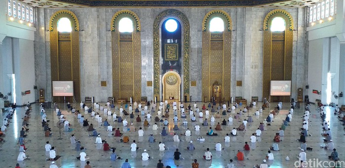 Kepincangan Semangat Beragama Tanpa Ilmu dan Mahabbah