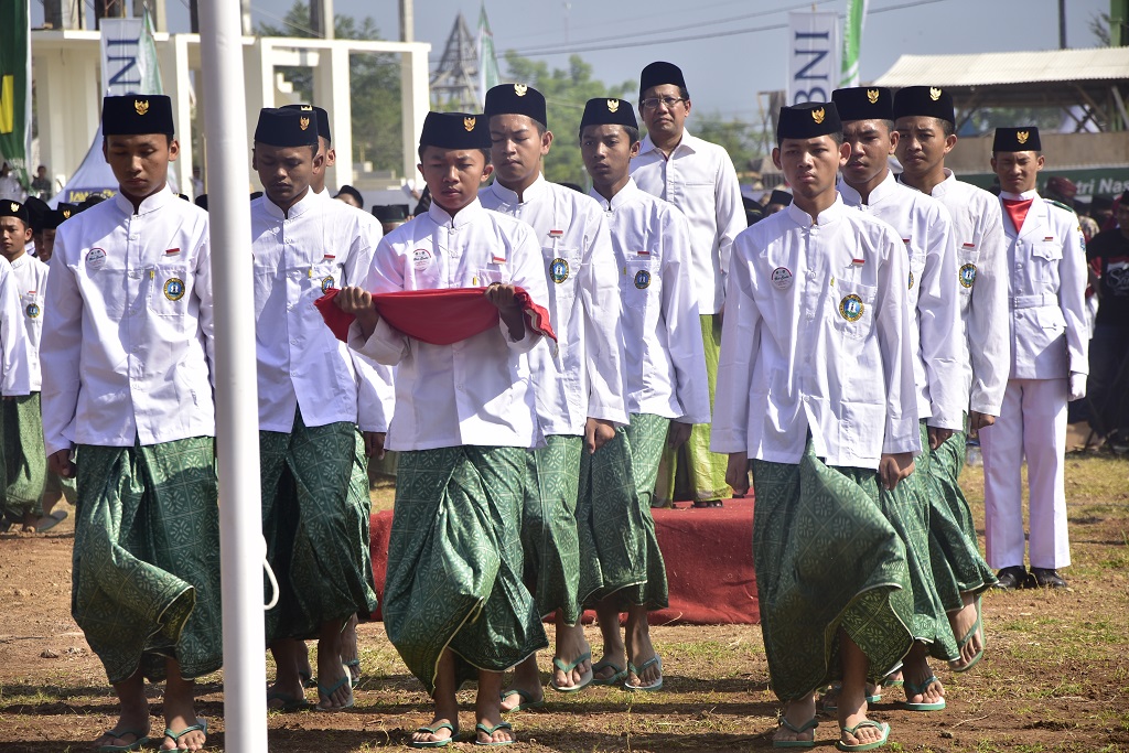 Catatan atas Penolakan Ijasah Pesantren Sebagai Aparat Pemerintah